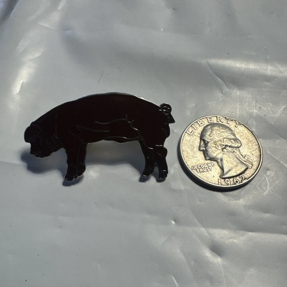 Vintage Pig Hat Coat Lapel Pin Farm Farmer Farming Animal - Picture 5 of 8